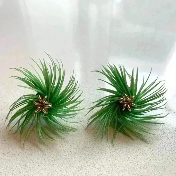 VINTAGE 50s Costume Screw Back and Clip On Earrings - Picture 6 of 6